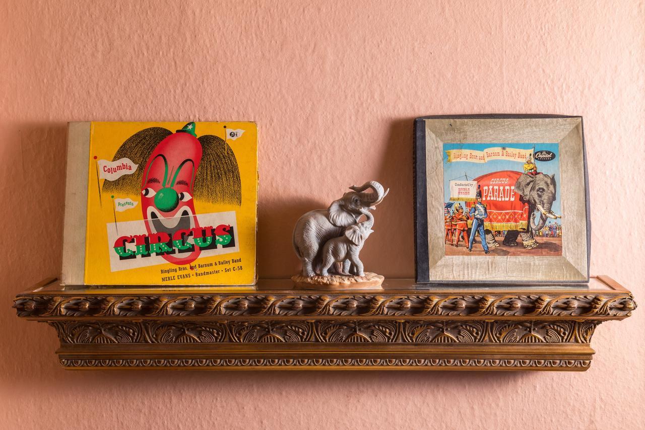 Ringling House Bed & Breakfast 배러부 외부 사진