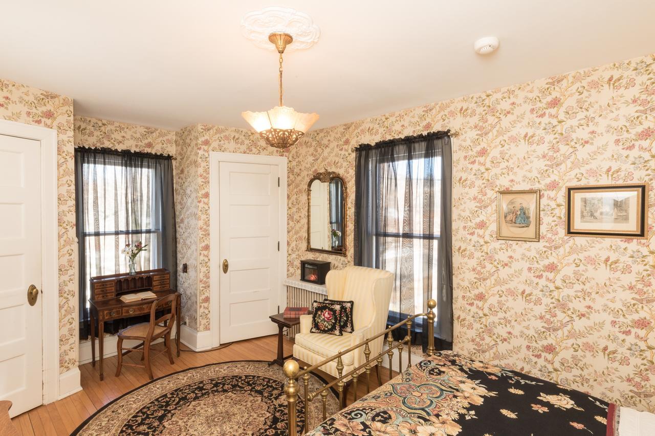 Ringling House Bed & Breakfast 배러부 외부 사진