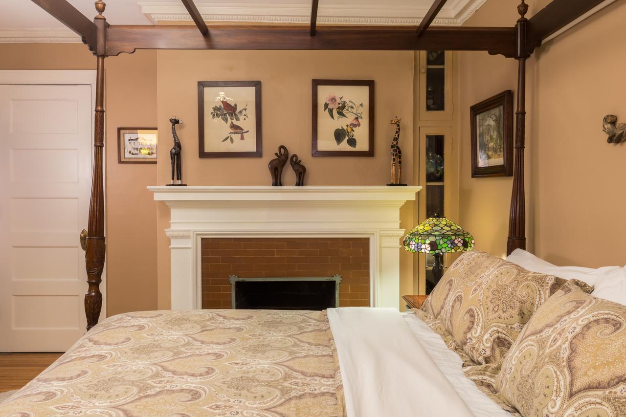 Ringling House Bed & Breakfast 배러부 외부 사진
